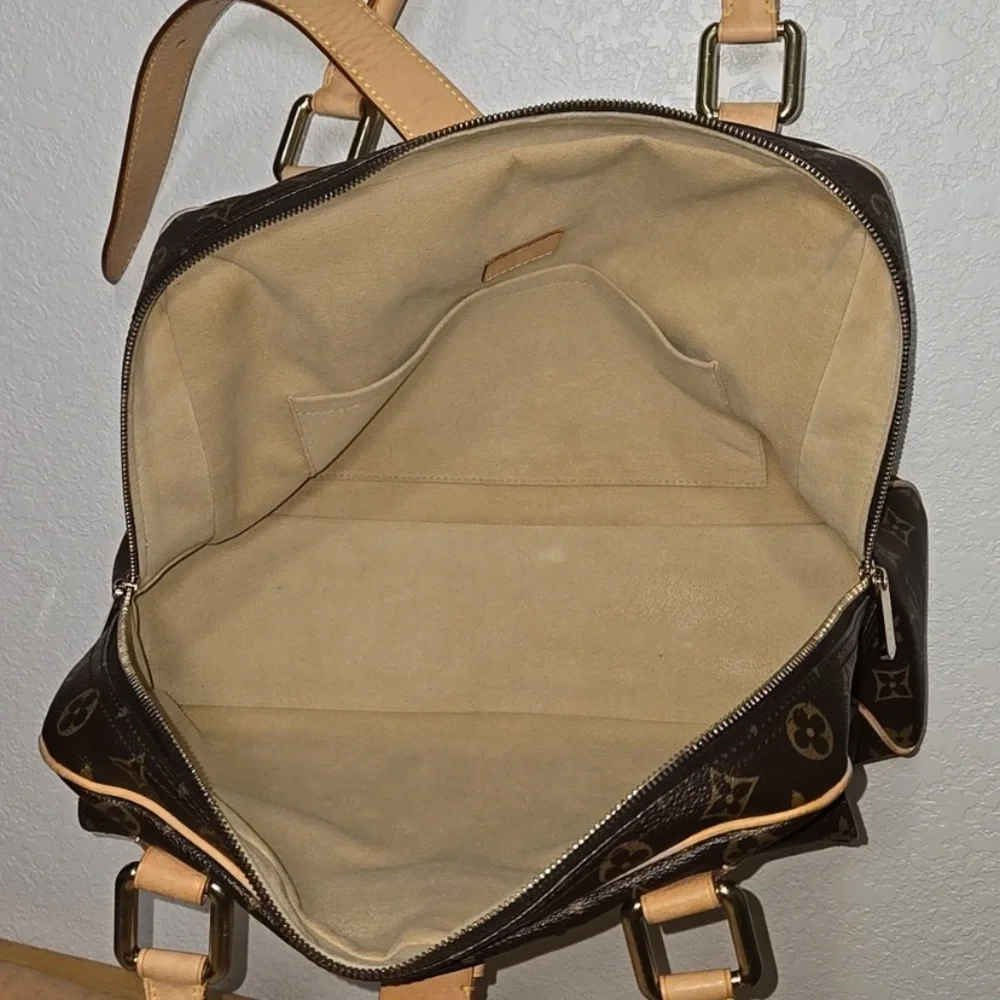 Louis Vuitton Monogram Manhattan GM